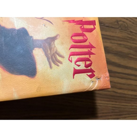 J. K. Rowling Harry Potter and the Deathly Hallows hardback book - Picture 3 of 9